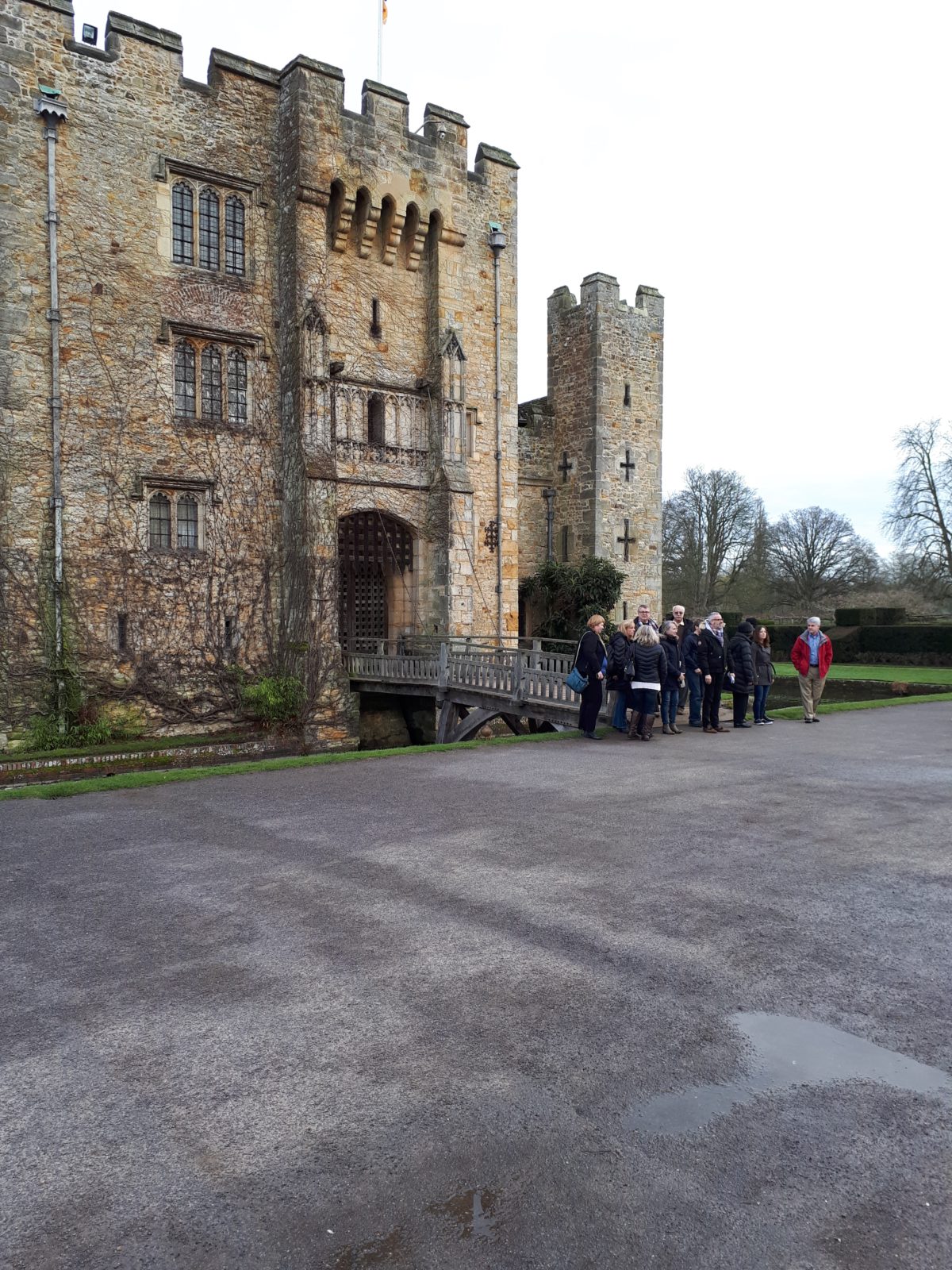 A TOUR GUIDE IN ENGLAND HEVER CASTLE PART TWO Number One London